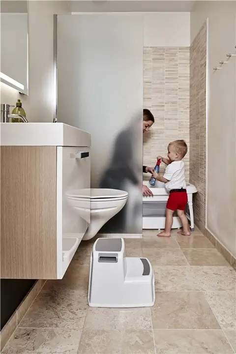 2129_01_two step stool_4.webp