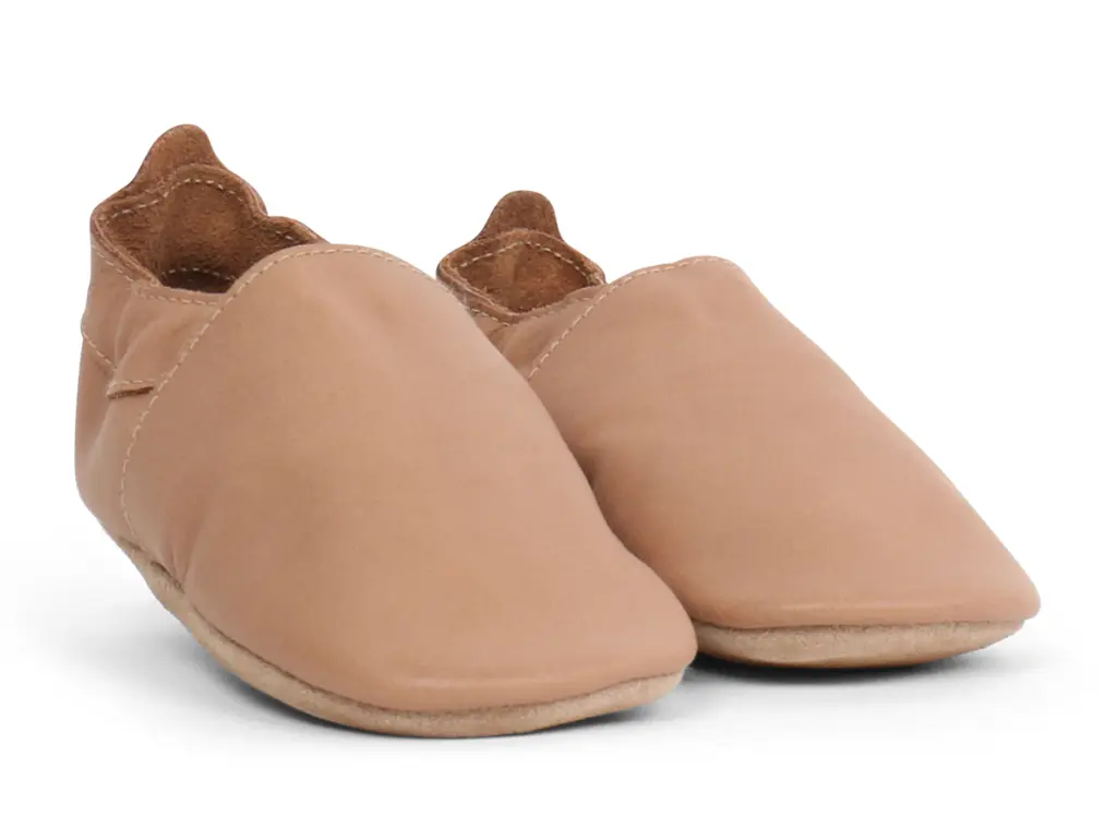00000-13-CaramelSimpleShoe-2.webp