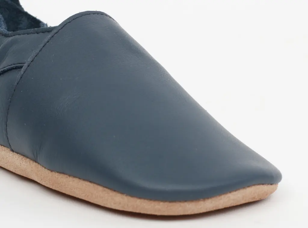 00000-01-NavySimpleShoe-6.webp