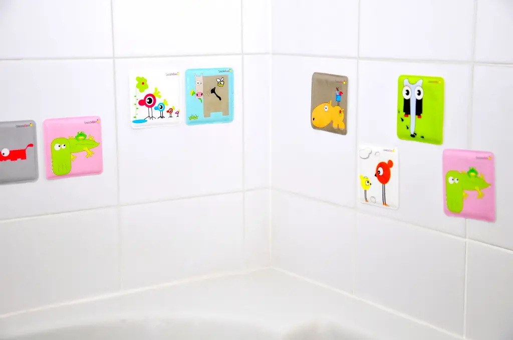 2260_bathtales_LIFESTYLE_1.webp