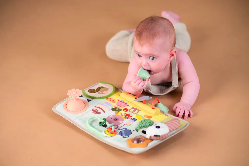 TAF_13845 Peek, Pop & Play station_1-25.webp